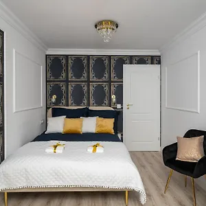 Apartament Stunning 2-br Palace In The Window, Air-conditioning 500m To Station, Warszawa